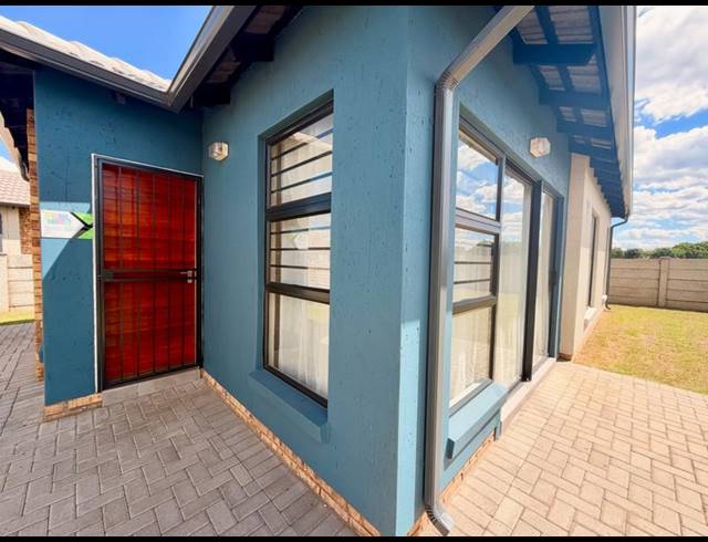 3 BEDROOM HOUSE FOR SALE IN VANDERBIJLPARK CW 5